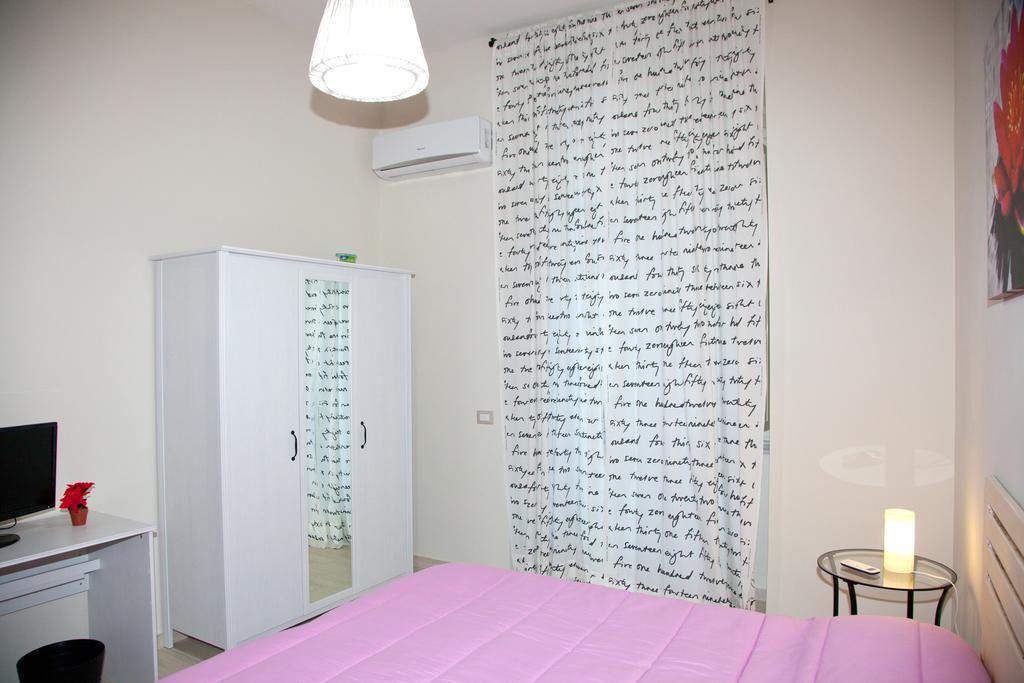 Bed and Breakfast Domus Armenio à Naples Chambre photo